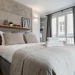 8th Hill Apartment *