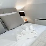 8th Hill Apartmán