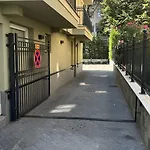8th Hill Apartmán