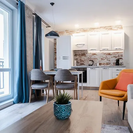 8th Hill Apartament *