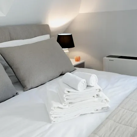 8th Hill Apartment